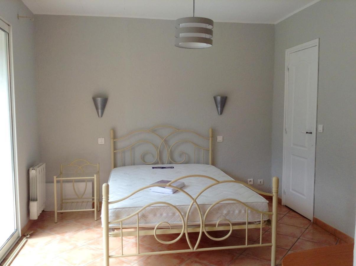 Charmant Appartement A Le Muy Avec Terrasse Et Jardin Exteriör bild